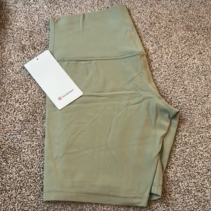 LULULEMON ALIGN HR SHORT 8”
